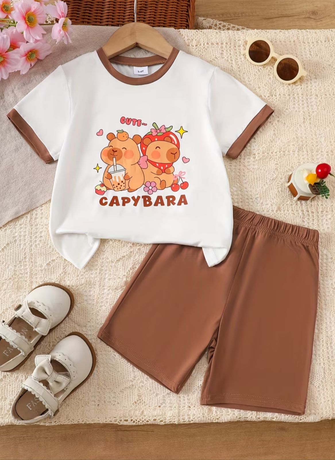 "CUTE~ CAPYBARA" Capybara Animal Print T-Shirt with Brown Shorts,